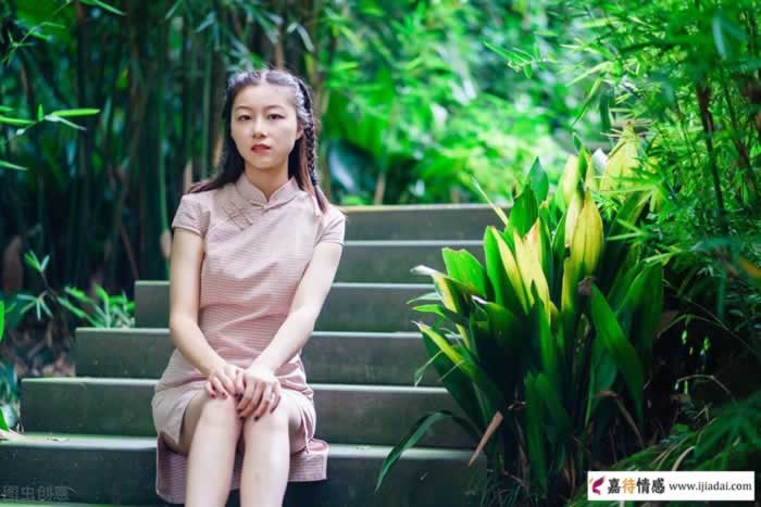 女人假装喜欢你，往往有3个明显表现(图1)