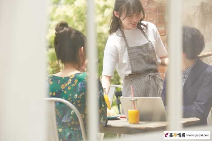 想要看清一个男人，女人可以试试这3个方法(图1)