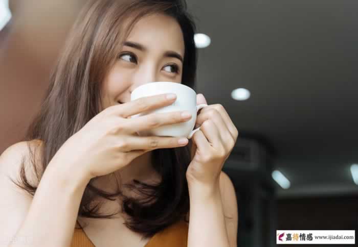 异性交往，为什么女人会怕四五十岁的男人(图2)