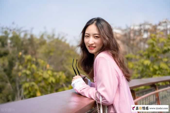 女人的廉价，多半是从“大方”开始的(图1)
