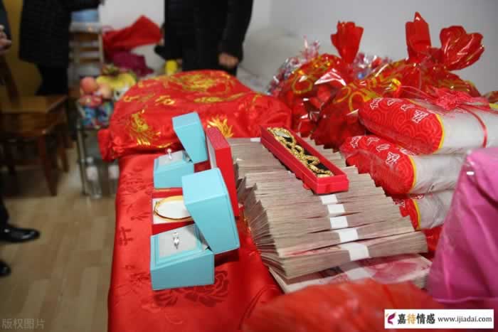 女人在婚前这三方面要求太高，男人会很累(图1)