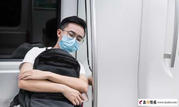 男人回家很晚，女人就要考虑这三个问题了(图1)