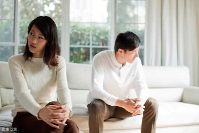 挽回爱情：分手后如果你还想跟前任复合，这件事你一定做...(图1)