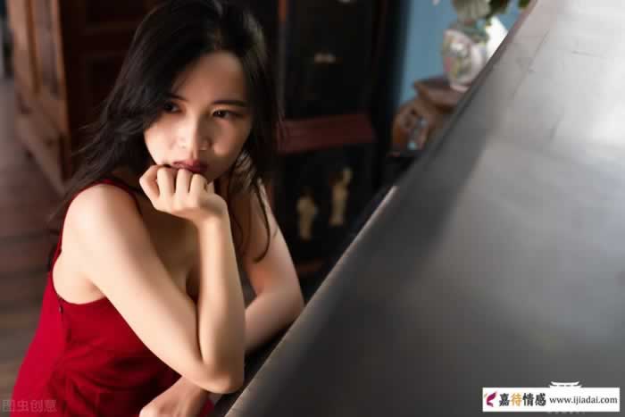 让男人容易自卑的三种女人(图1)