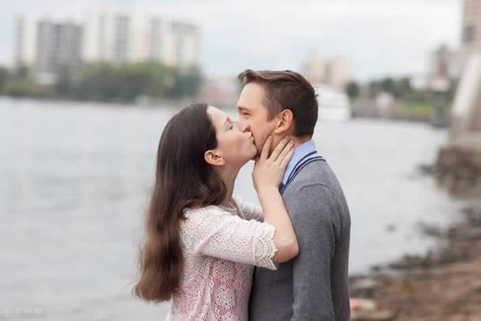 和女朋友冷战怎么办?教你怎么哄女朋友(图3) 和女朋友冷战怎么办?教你怎么哄女朋友(图3)