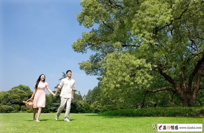 哪种女人容易在亲密关系中，“吃力不讨好”？往往做过这件傻事(图2)