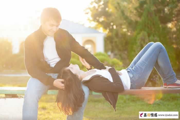 男人没钱连老婆都看不起，谁的错？(图5)